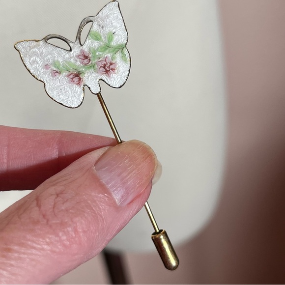 Vintage White floral Guillouche enamel Butterfly feminine Gold stick pin - Picture 4 of 13